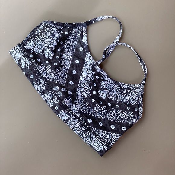 Ladies Bandana Print Sports Bra, Small - Picture 2 of 4